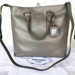 👜 Prada Vitello Daino Convertible
       Crossbody Tote